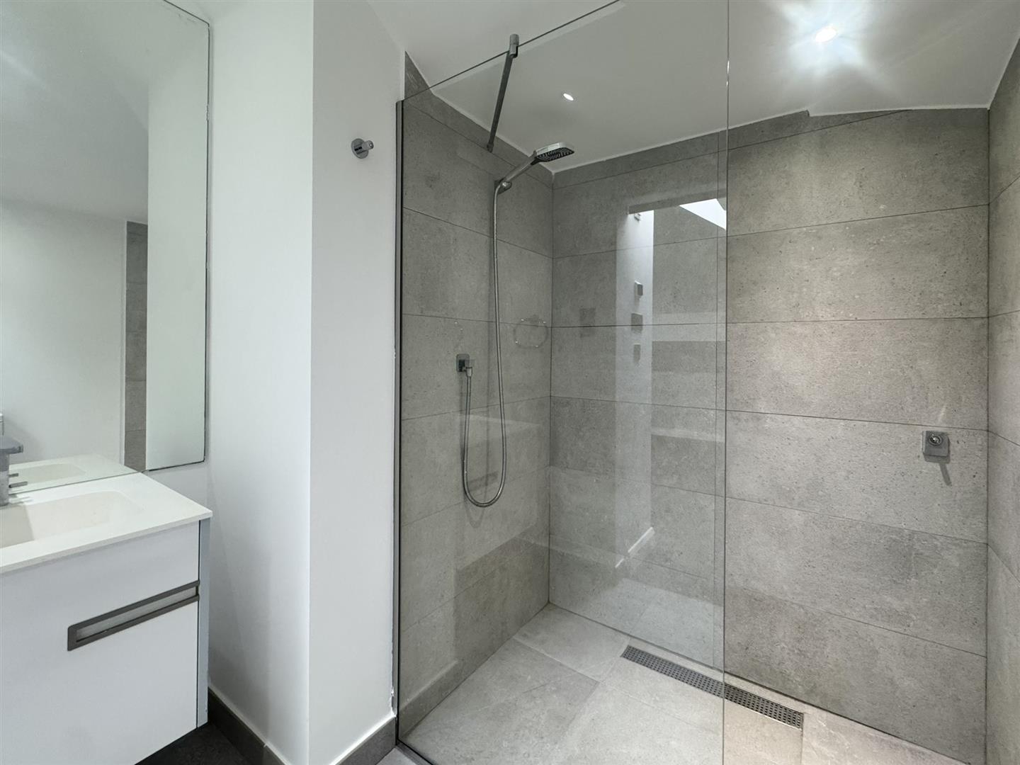 Image of Apartment - 3 Bedrooms - 2 Bathrooms for Sale in Eurotowers-Gibraltar, Image 9